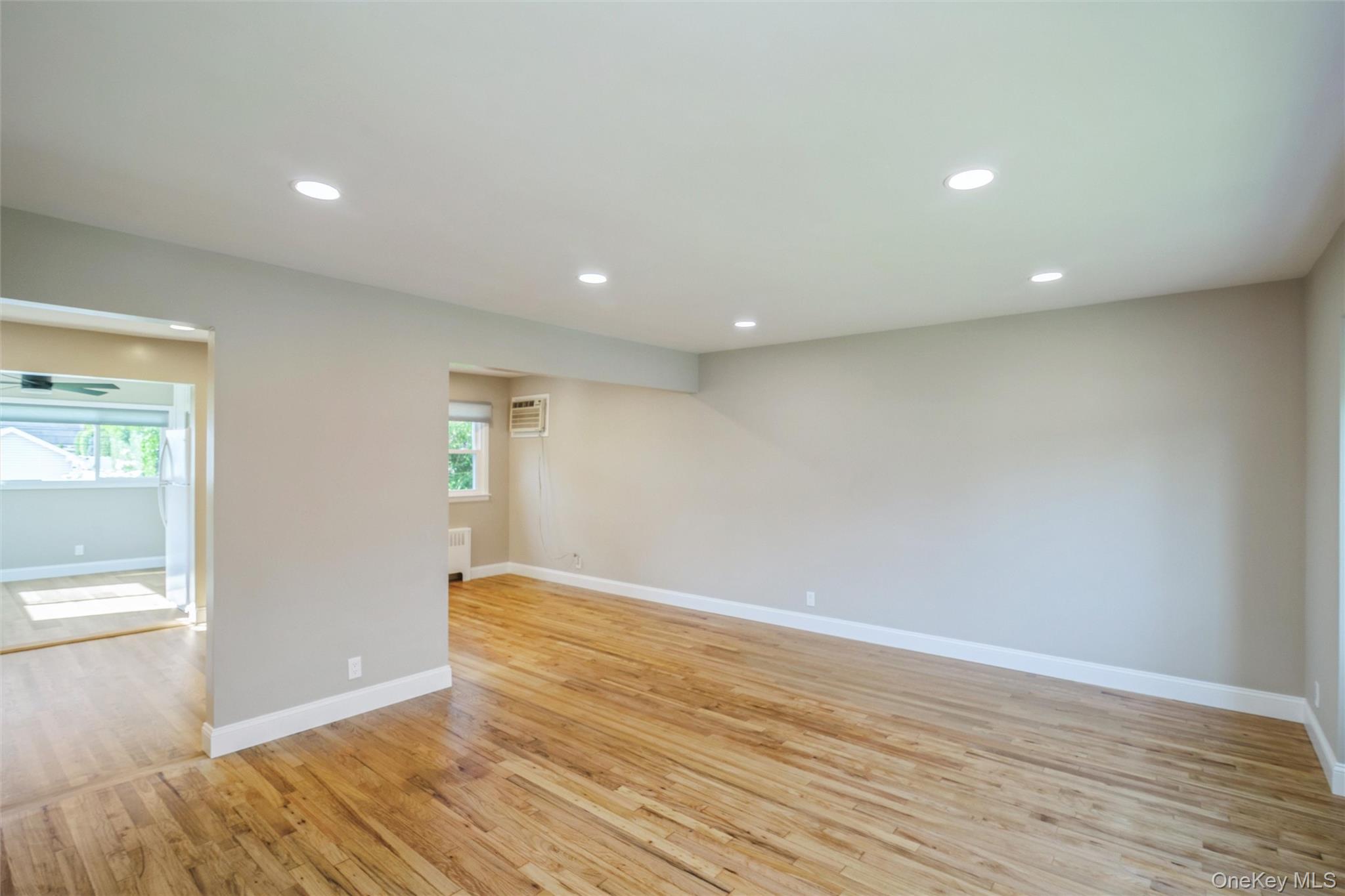 216 N Hawthorne Street Property Photo 4