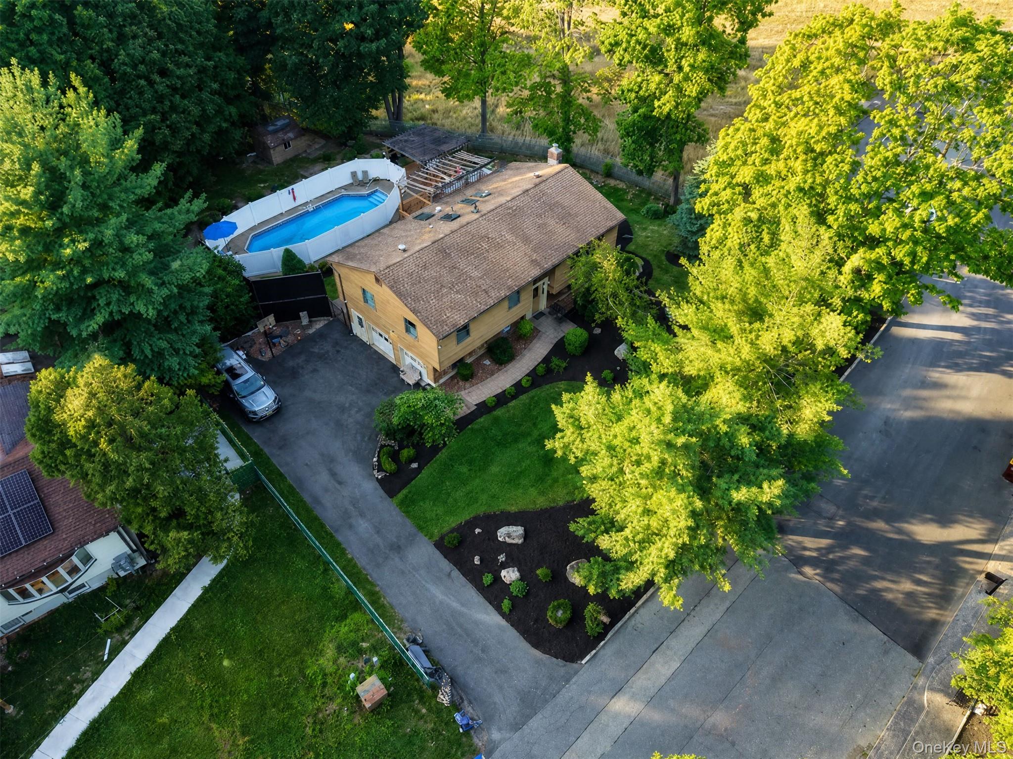 15 Arlington Drive Property Photo 4
