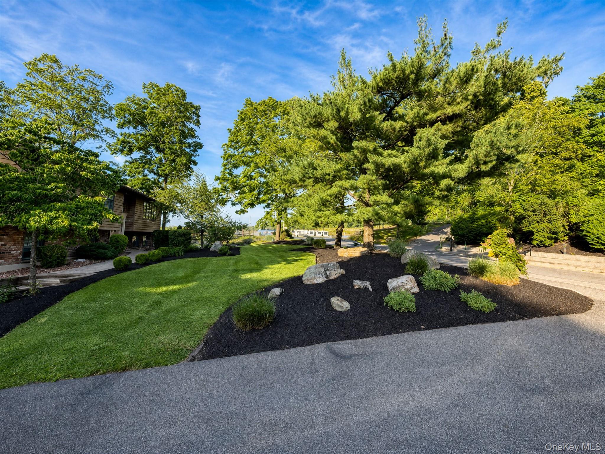 15 Arlington Drive Property Photo 6