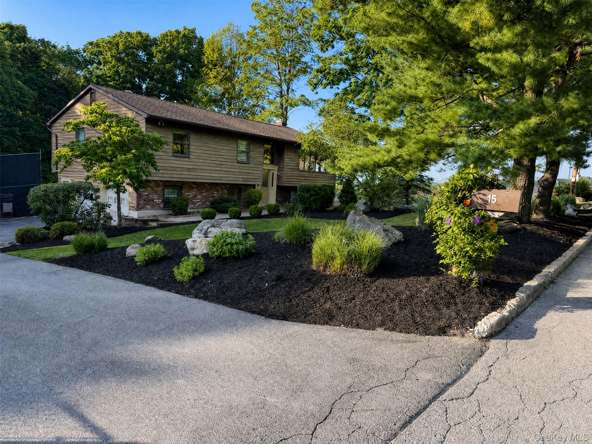 15 Arlington Drive Property Photo 7