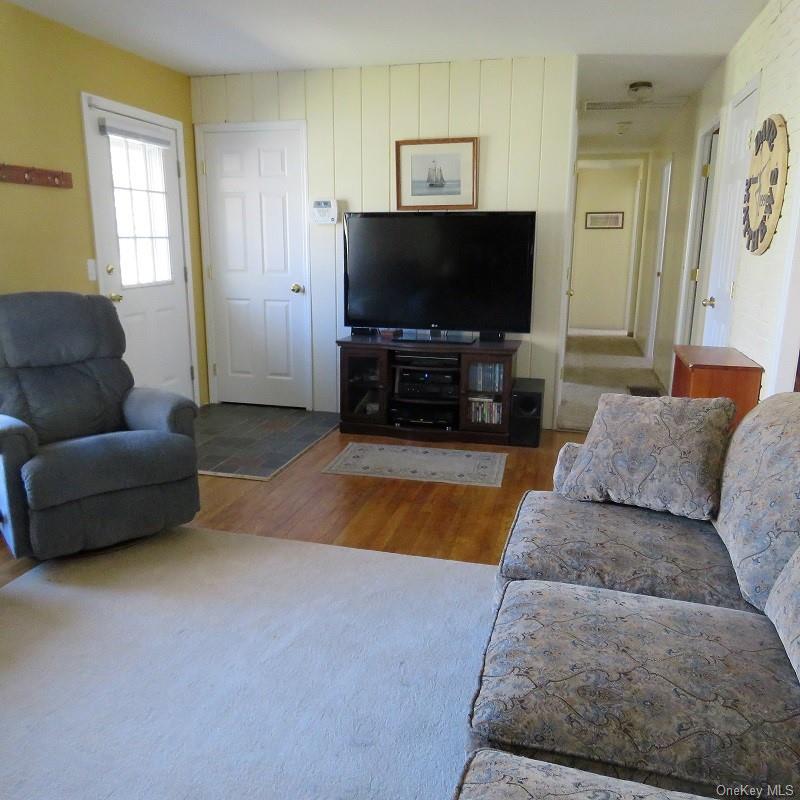 7 Owen Drive Property Photo 2