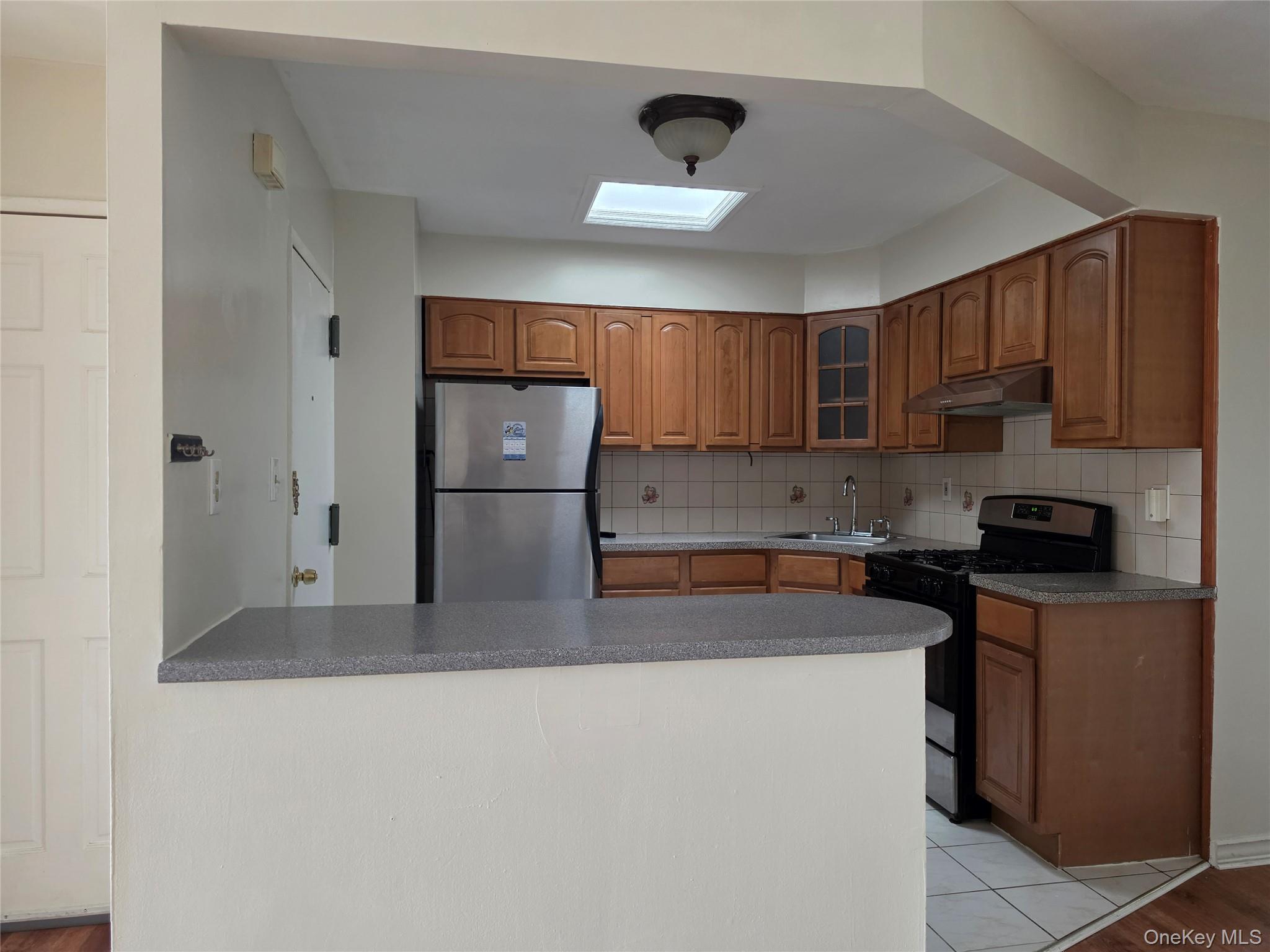 61-25 75th Street 2fl Property Photo 2