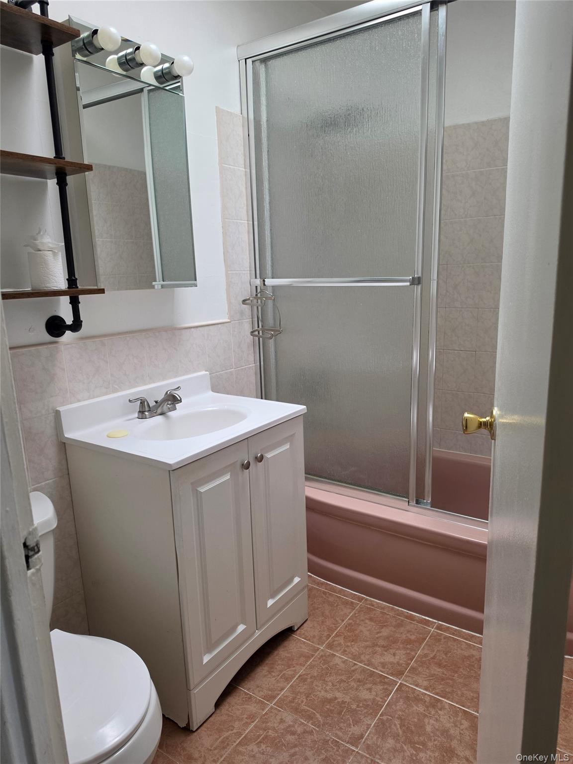 61-25 75th Street 2fl Property Photo 14