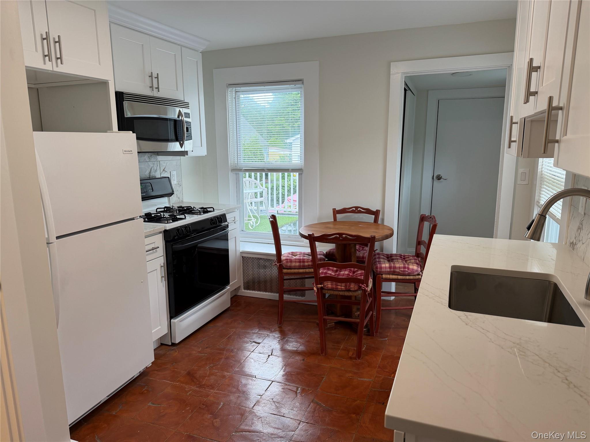 20 Campwoods Road 2r Property Photo 6