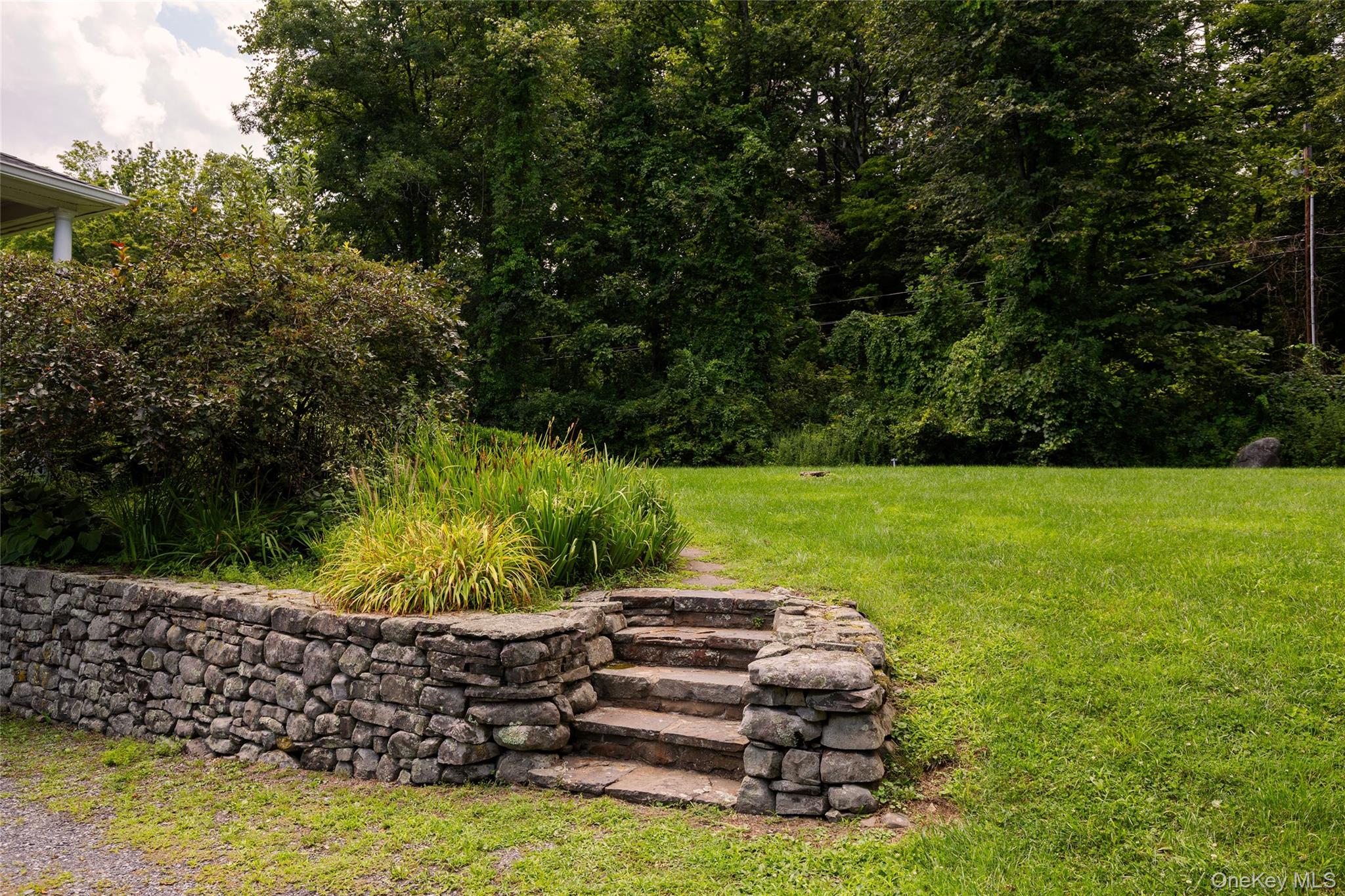 555 Plutarch Property Photo 2