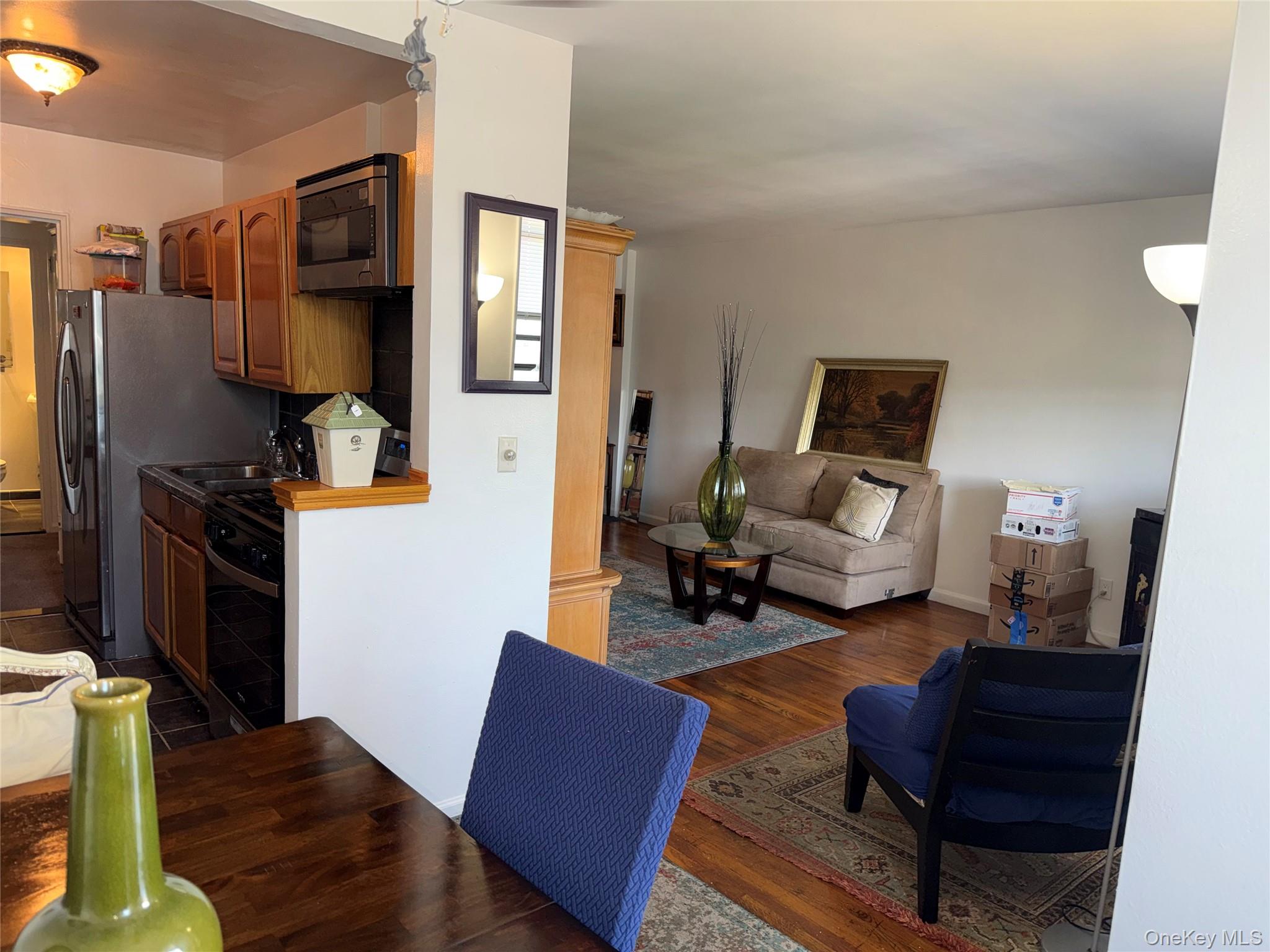 650 Warburton 5e Property Photo 7