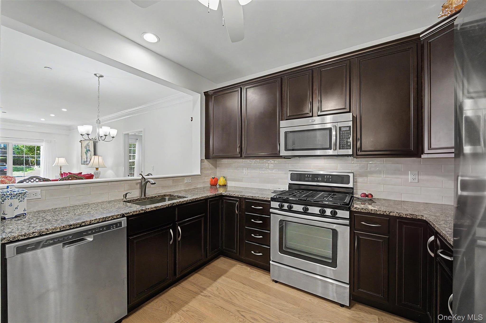2806 Bennington Drive Property Photo 11