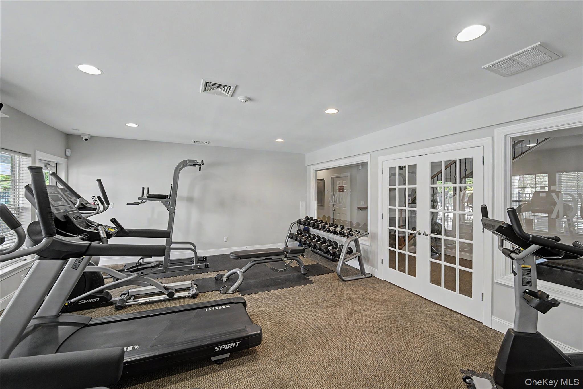 2806 Bennington Drive Property Photo 40