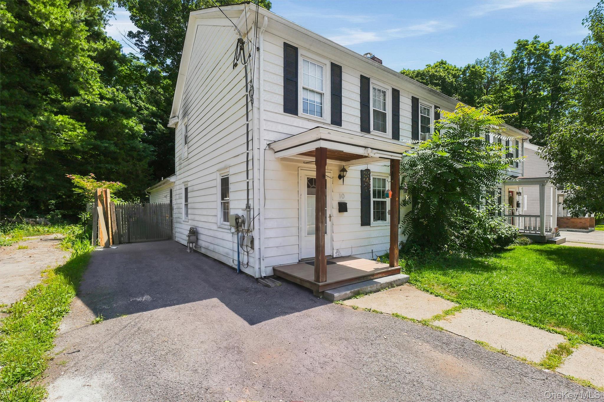 10 Dutchess Avenue Property Photo 4