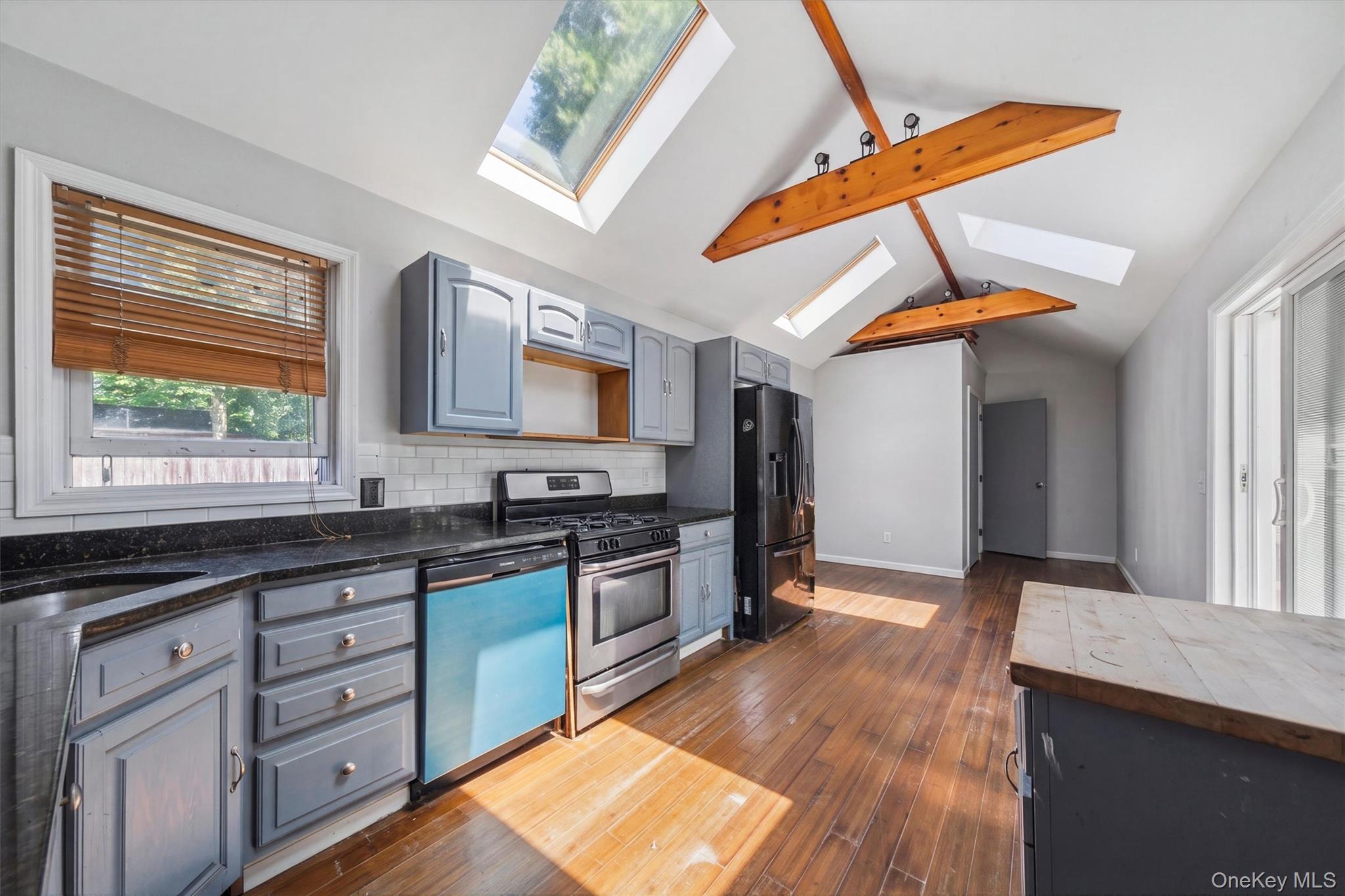 10 Dutchess Avenue Property Photo 15