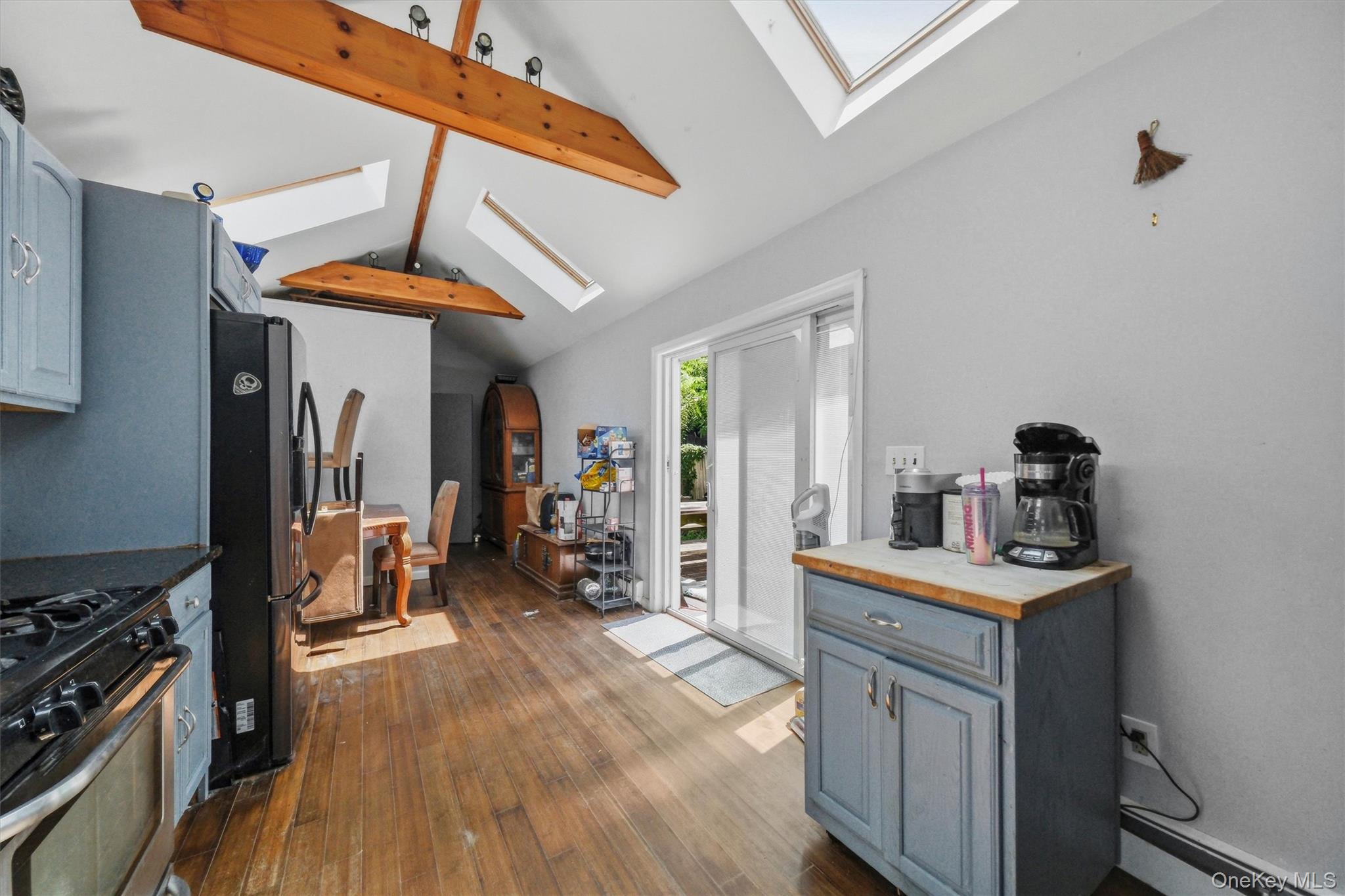 10 Dutchess Avenue Property Photo 18