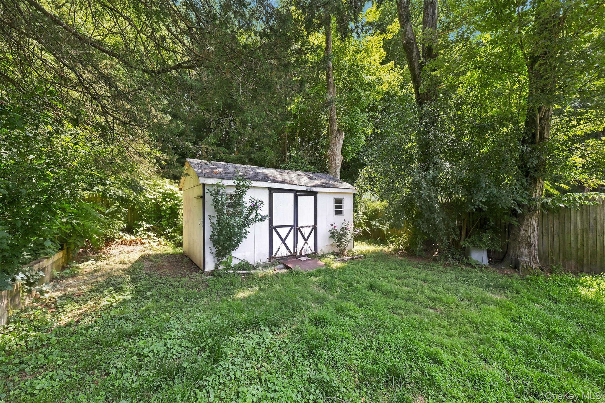 10 Dutchess Avenue Property Photo 42