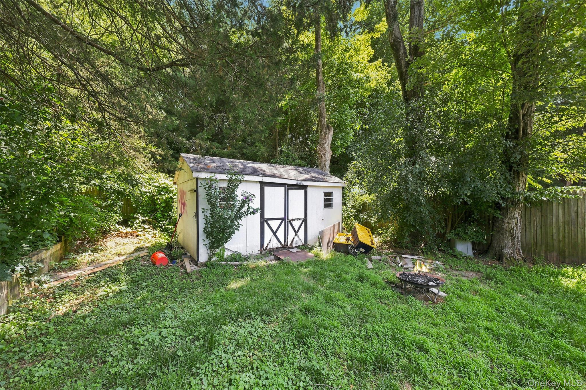 10 Dutchess Avenue Property Photo 43