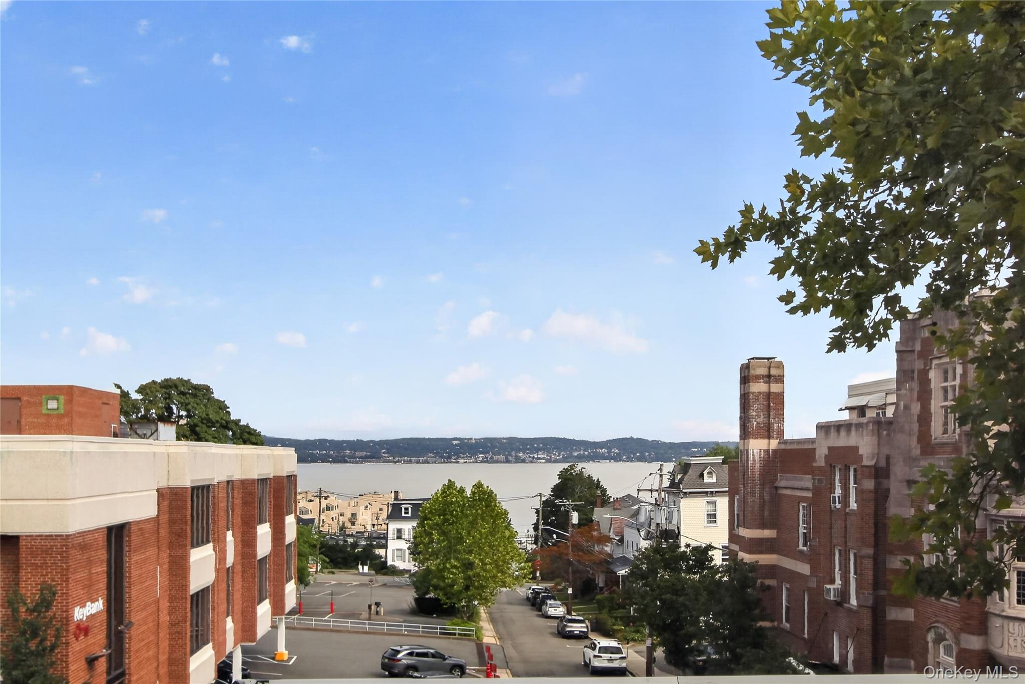 20 S Broadway 305 Property Photo 1