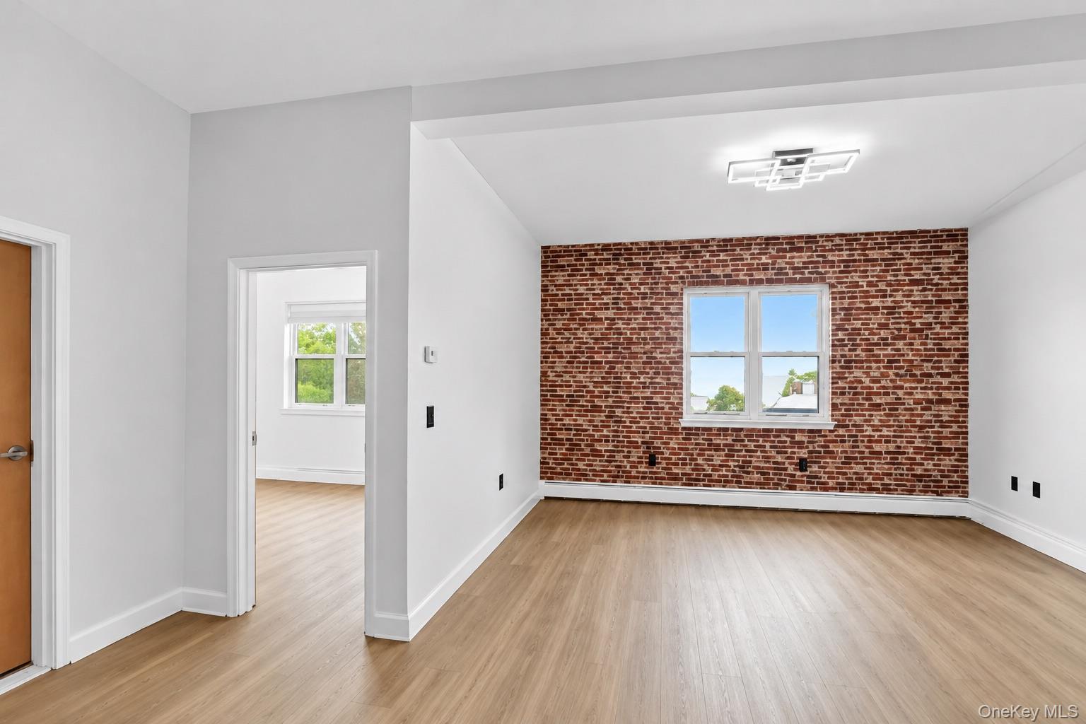 20 S Broadway 305 Property Photo 3