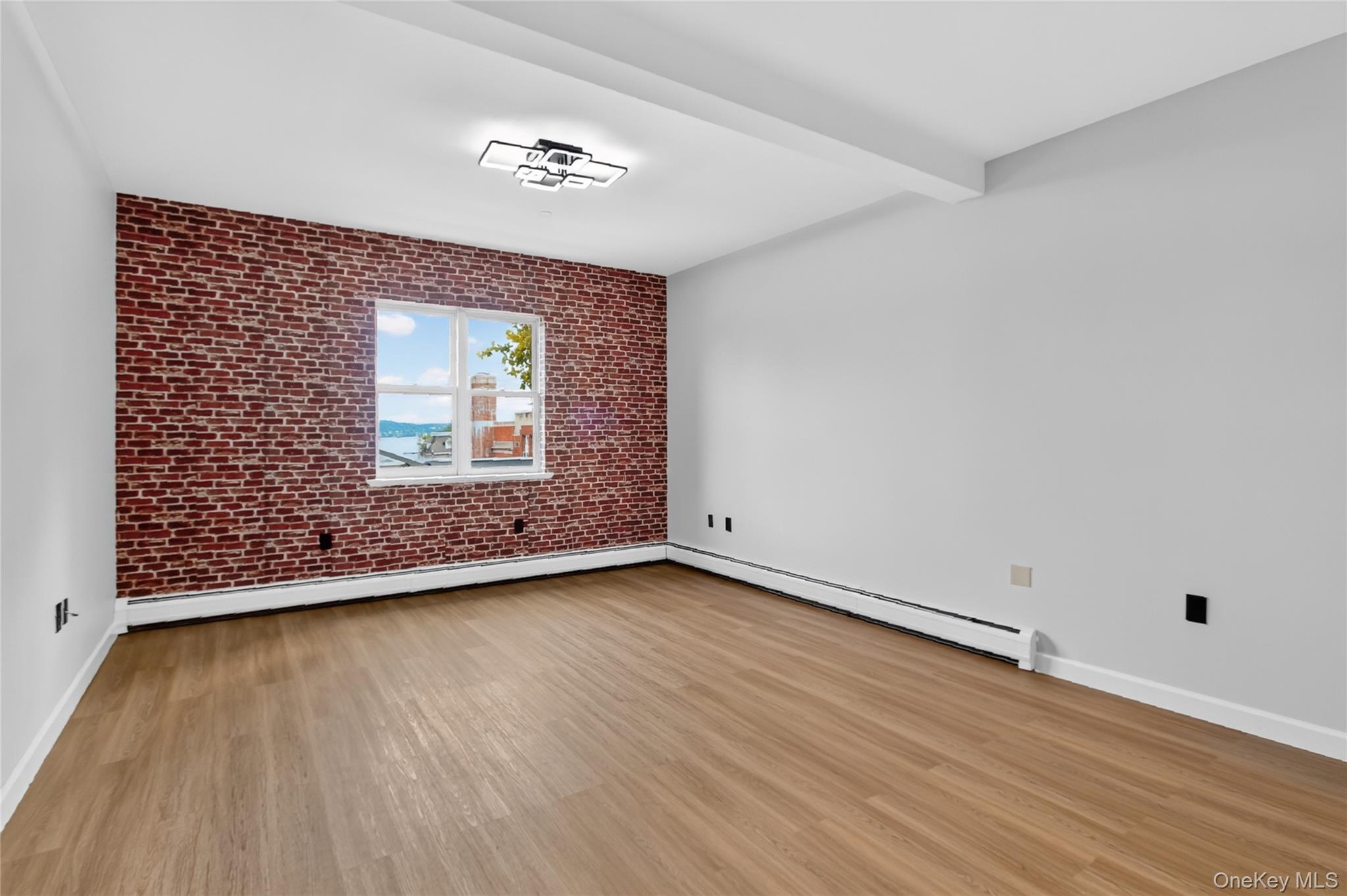 20 S Broadway 305 Property Photo 4