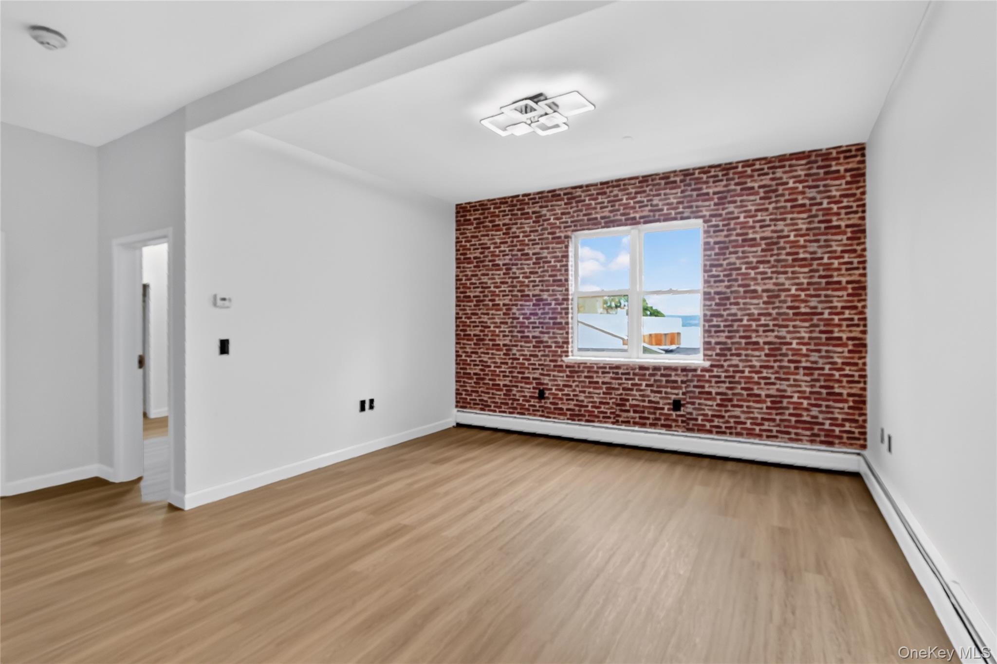 20 S Broadway 305 Property Photo 5