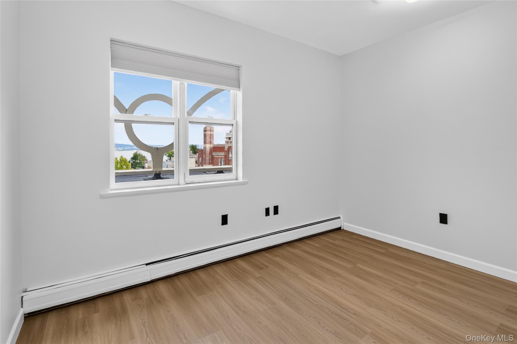 20 S Broadway 305 Property Photo 8