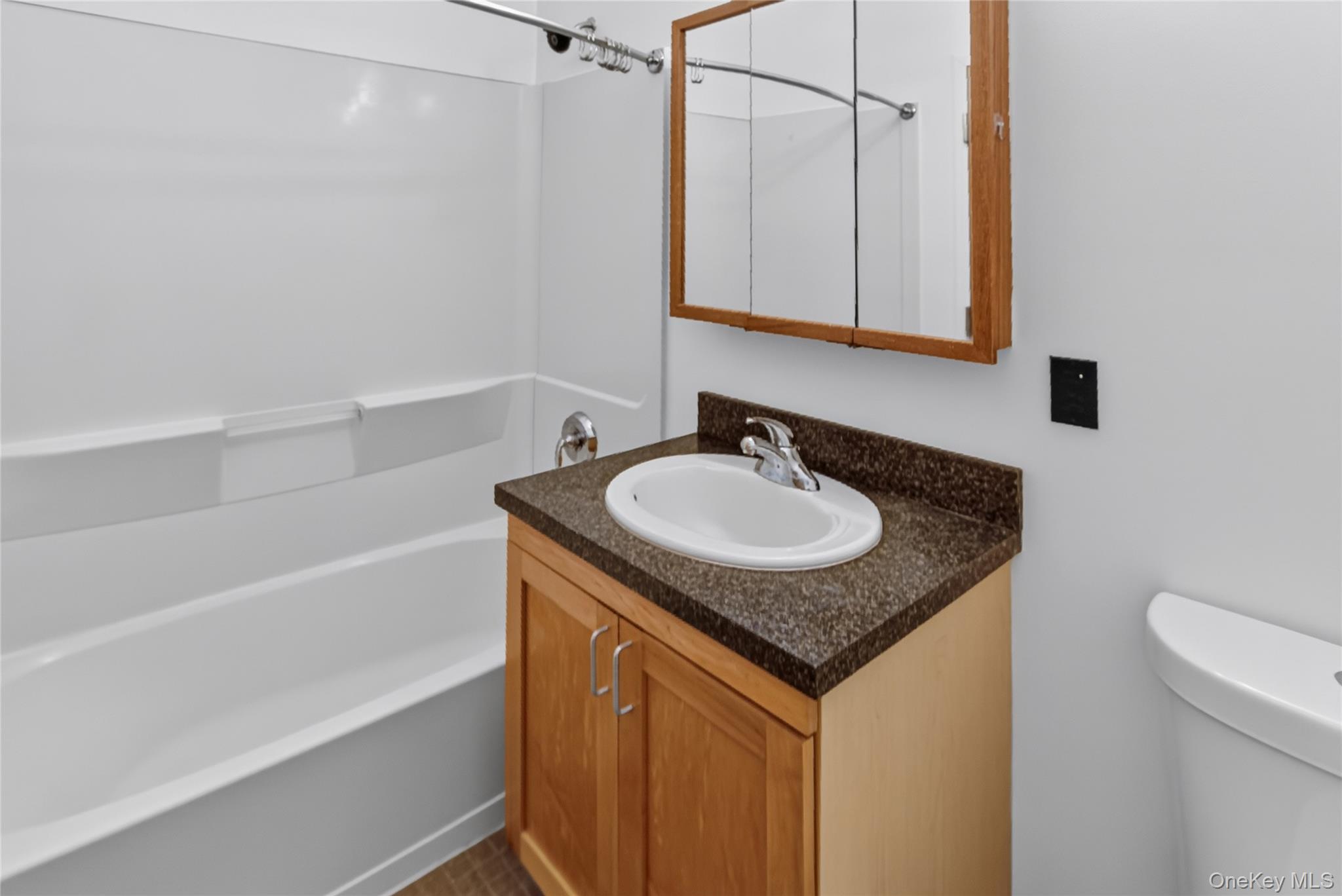 20 S Broadway 305 Property Photo 19