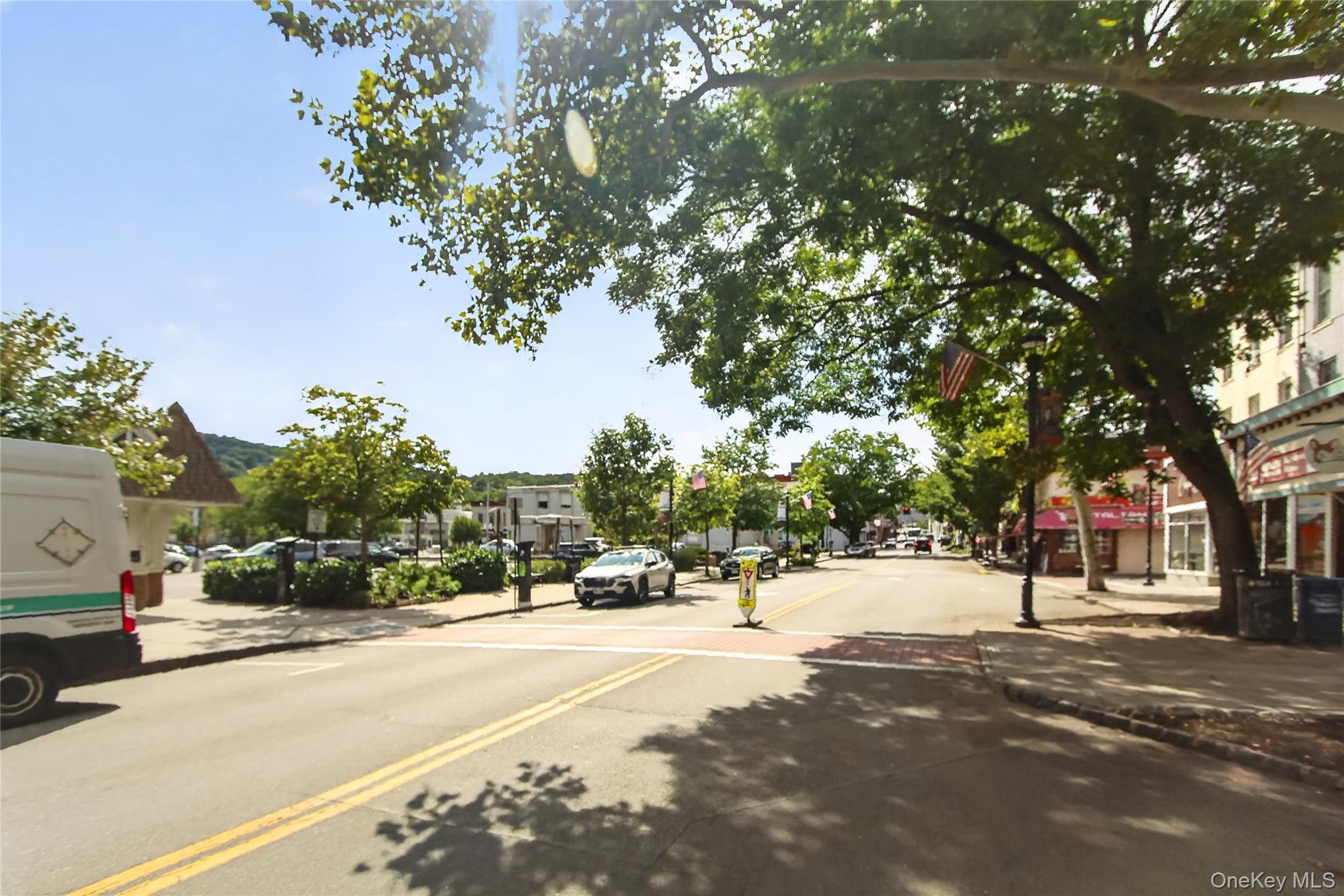 20 S Broadway 305 Property Photo 23