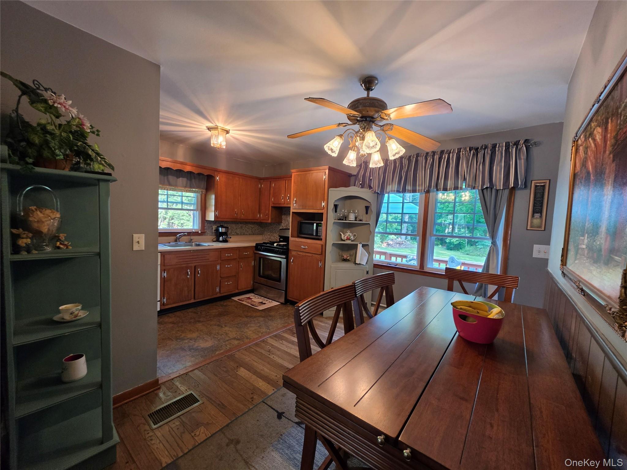 116 Summitville Road Property Photo 6