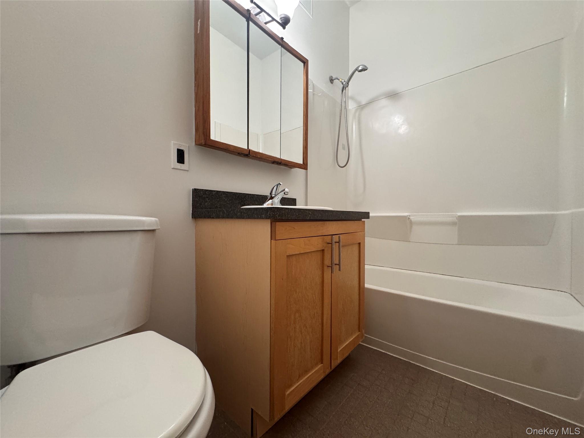 20 S Broadway 204 Property Photo 19