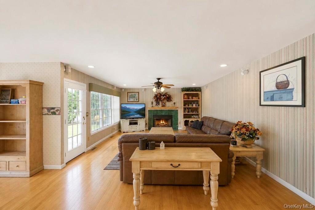 150 Hayrick Lane Property Photo 10