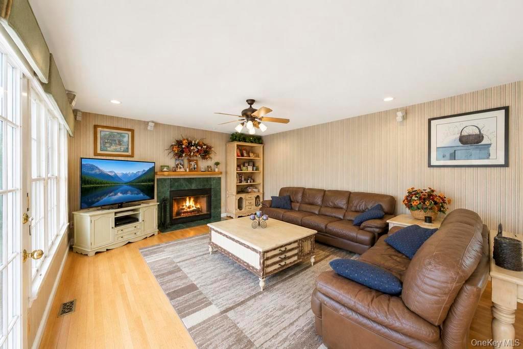 150 Hayrick Lane Property Photo 11