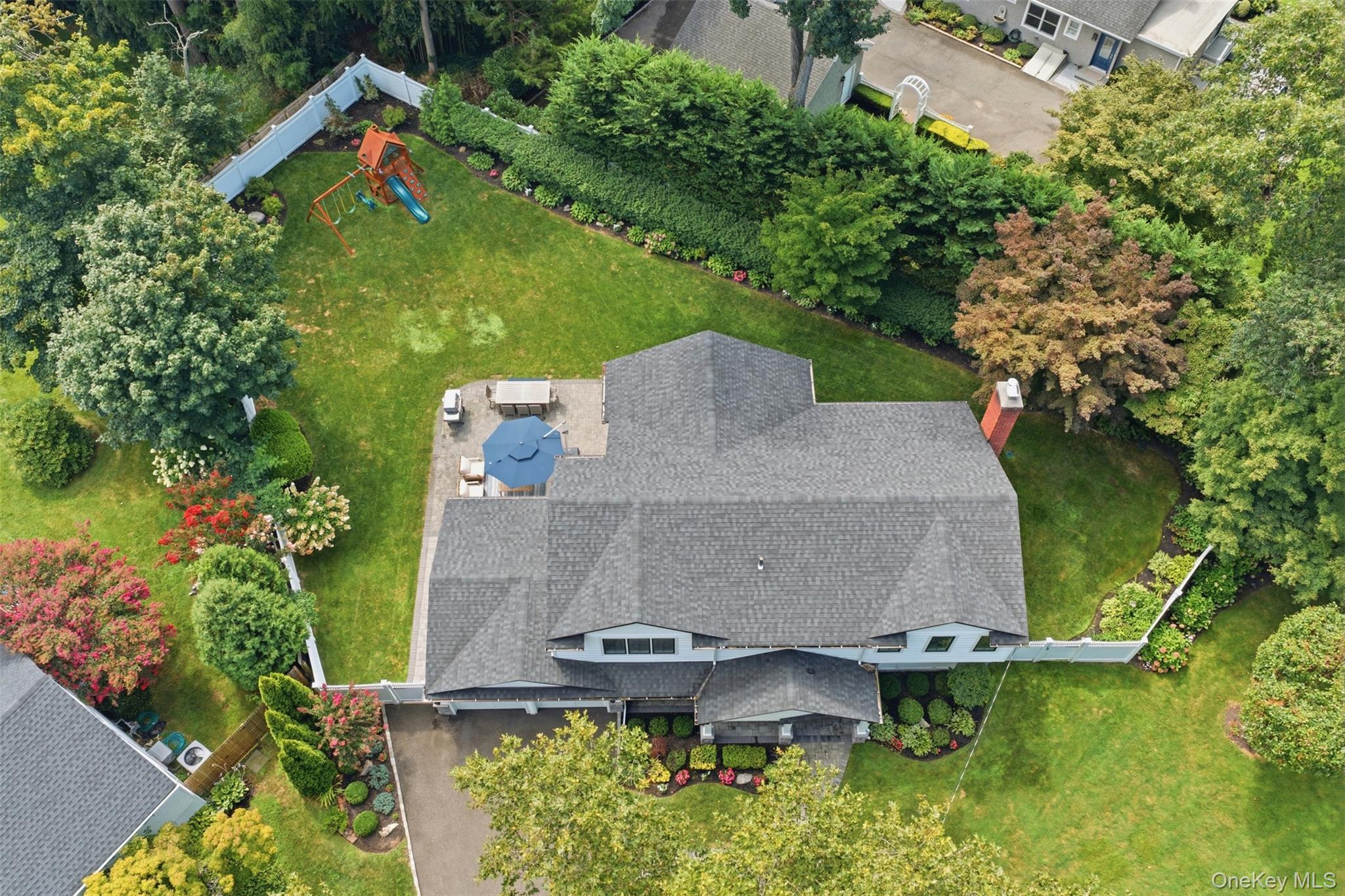 6 Sue Circle Property Photo 2