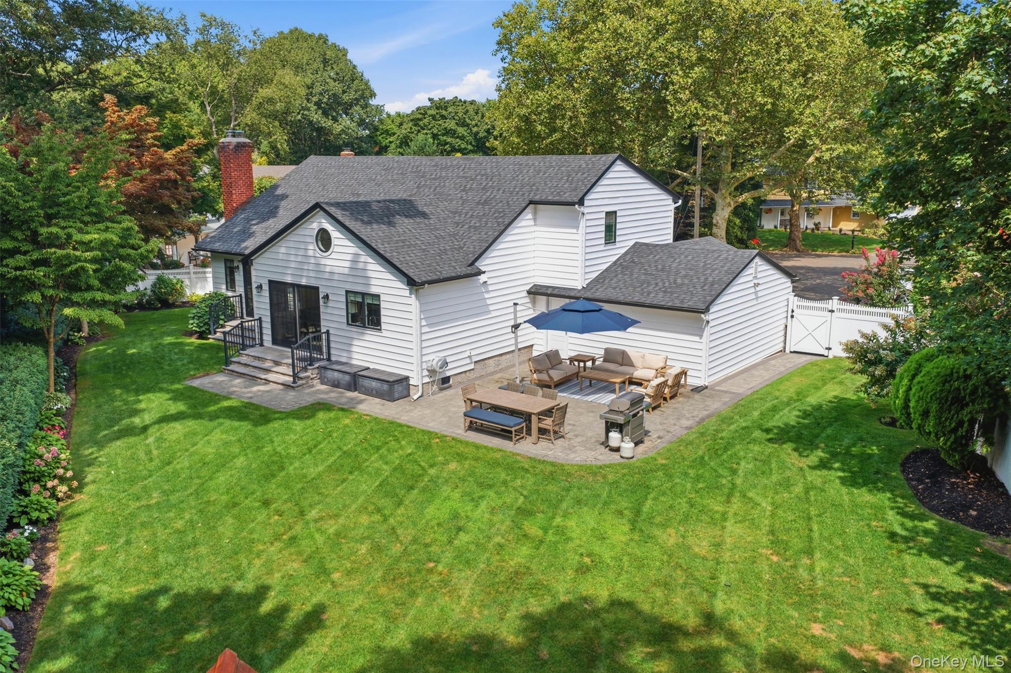 6 Sue Circle Property Photo 22