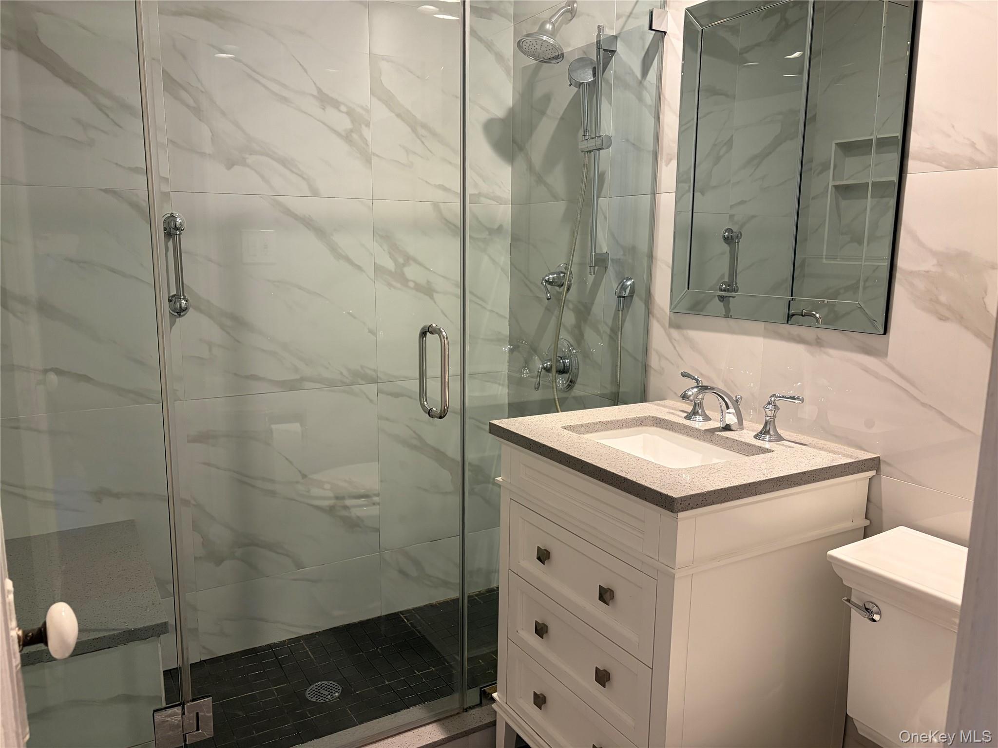 8456 252nd Street Property Photo 9
