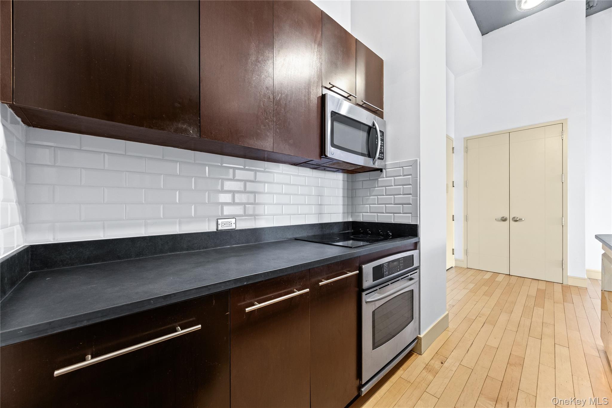 25 Leroy Place 511 Property Photo 5