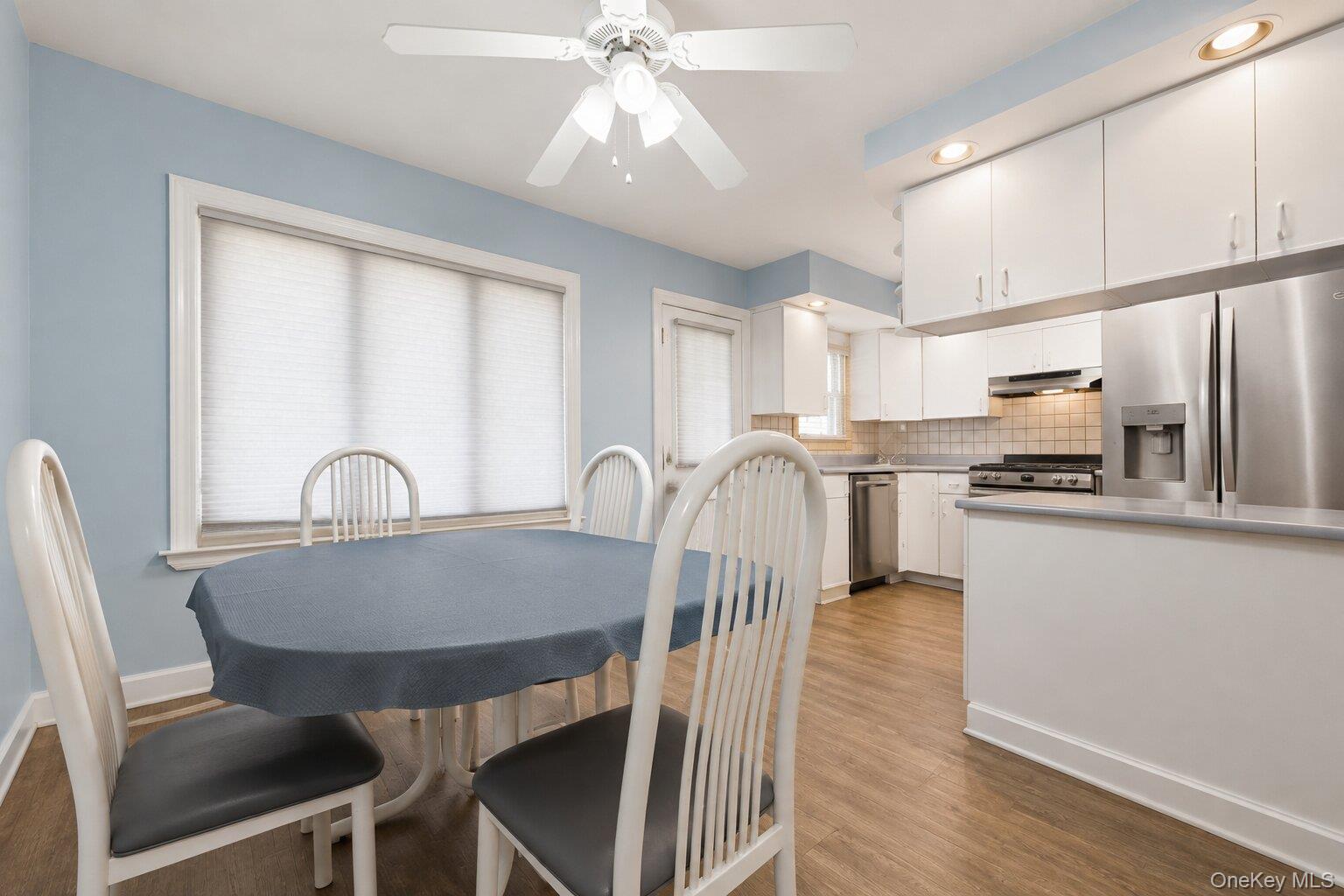 442 Langley Avenue Property Photo 4