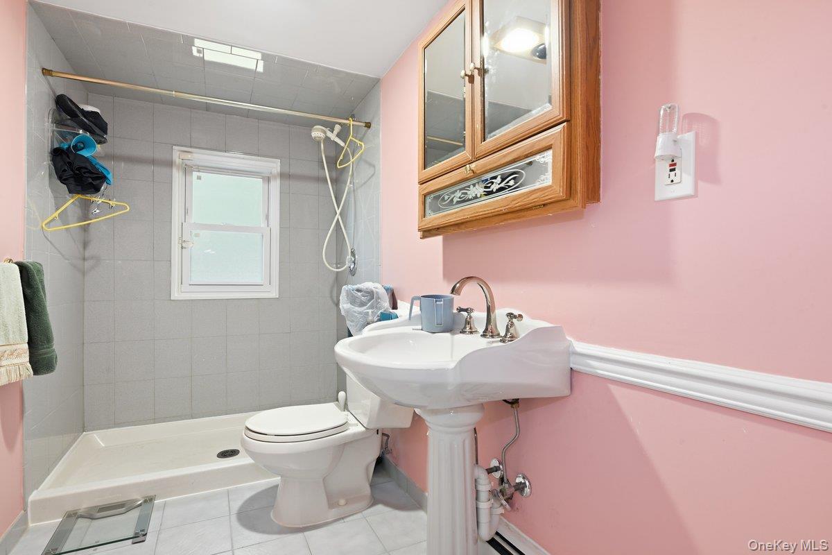 442 Langley Avenue Property Photo 7