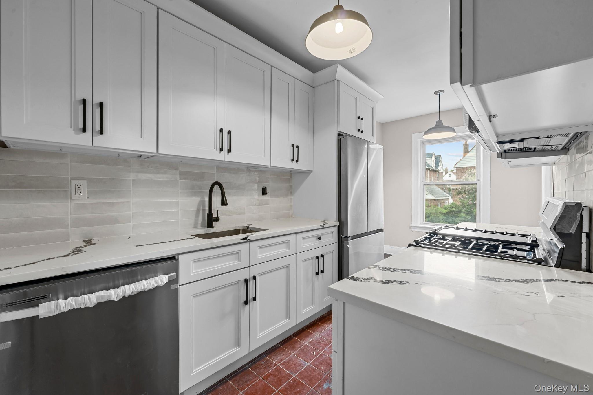 13314 Francis Lewis Boulevard Property Photo 3