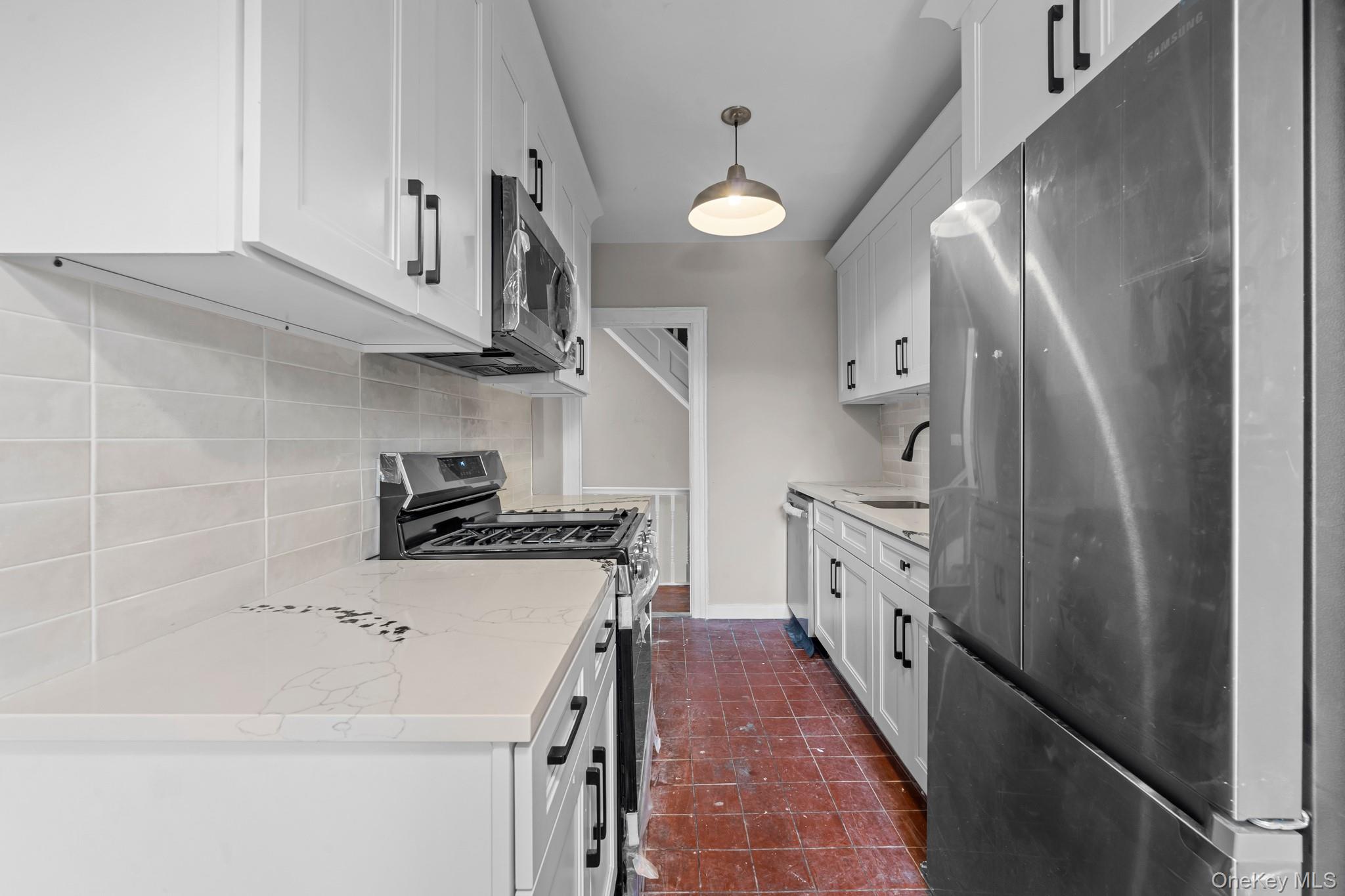 13314 Francis Lewis Boulevard Property Photo 4