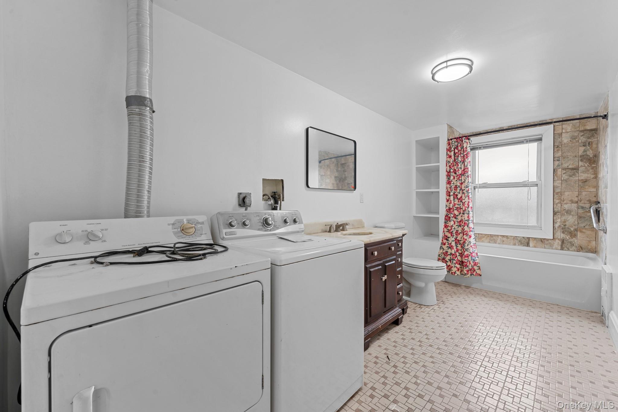 13314 Francis Lewis Boulevard Property Photo 5