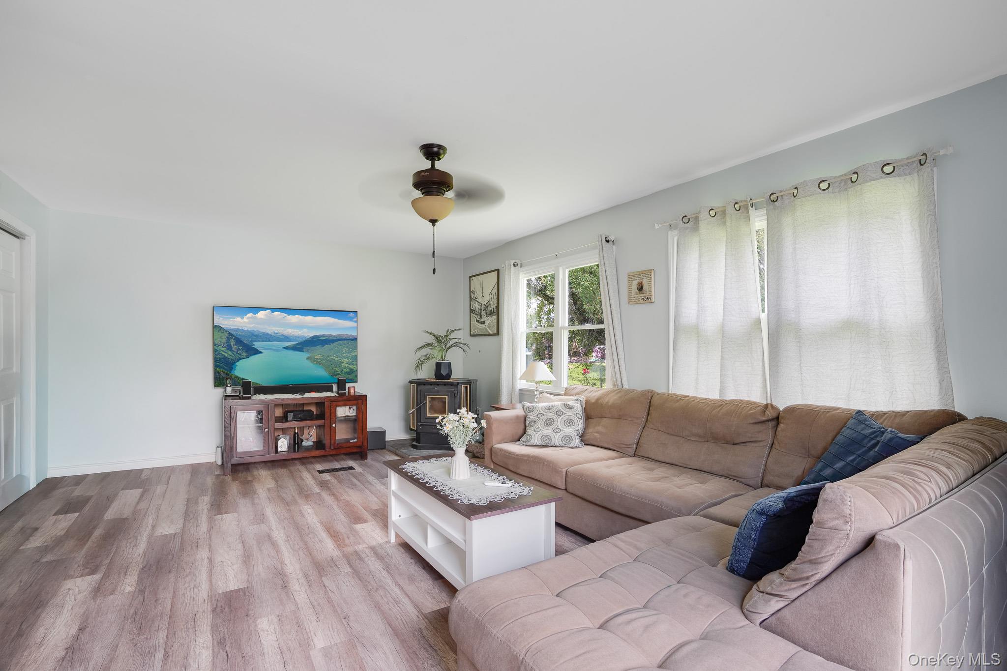8 Hampton Road Property Photo 12