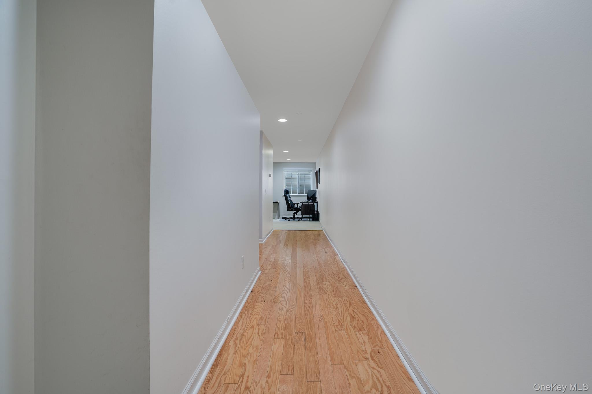 303 Bridgeview Drive Property Photo 4