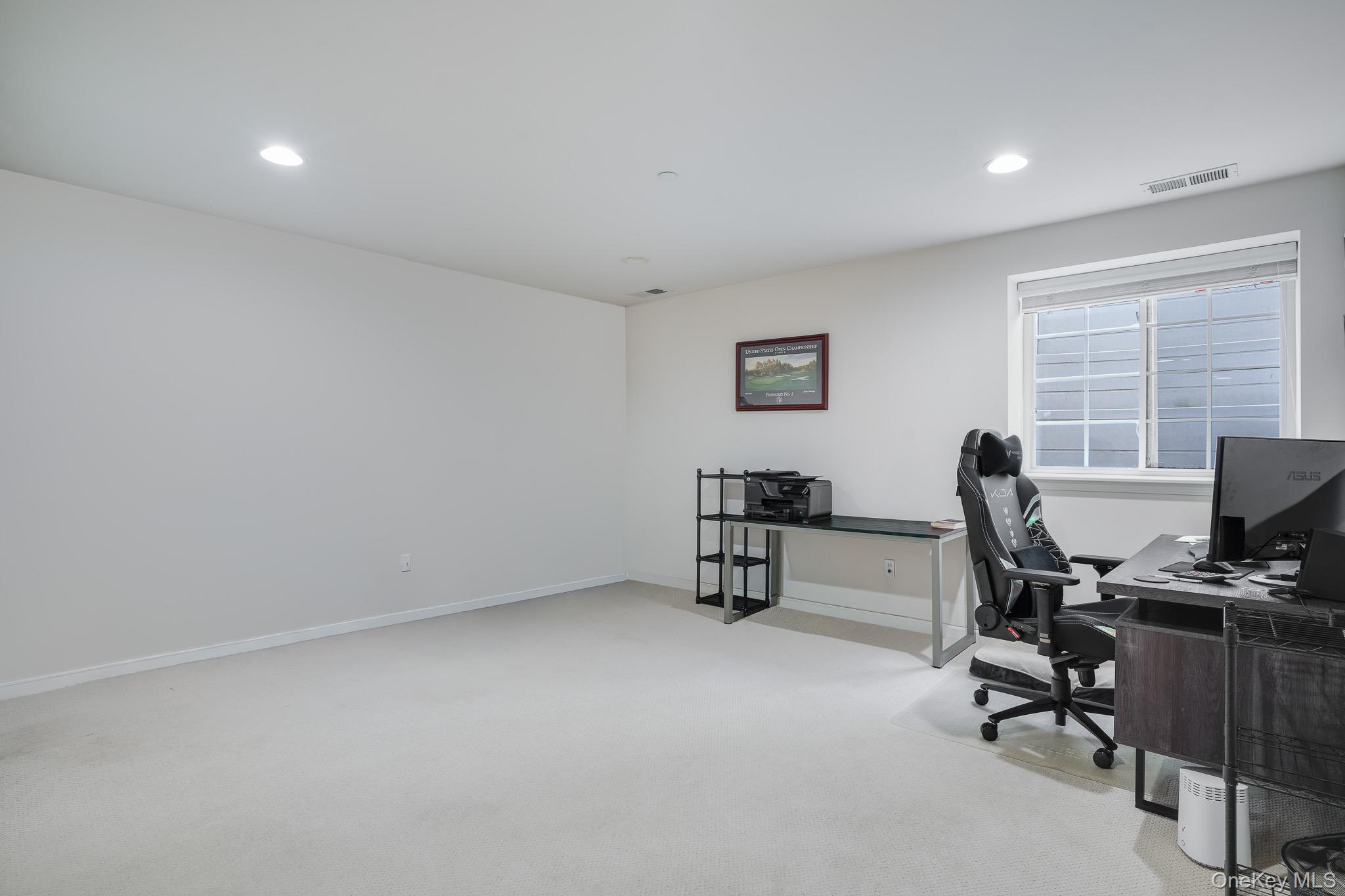 303 Bridgeview Drive Property Photo 6