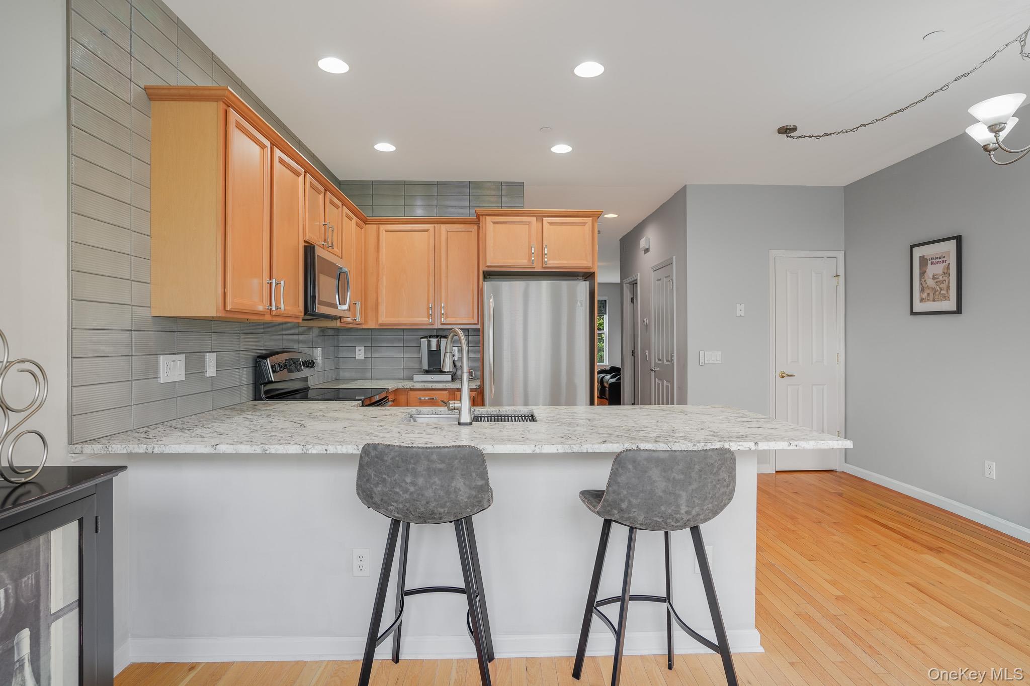 303 Bridgeview Drive Property Photo 10