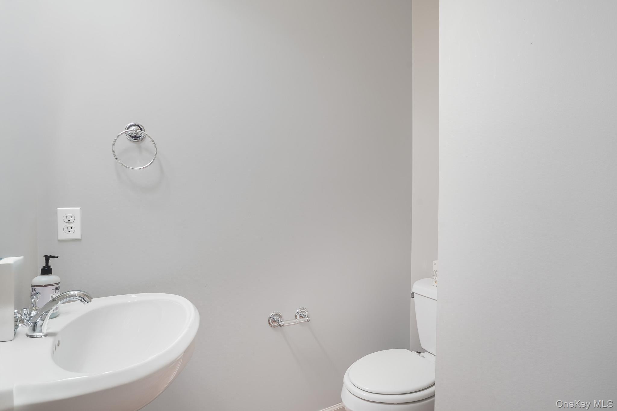 303 Bridgeview Drive Property Photo 15