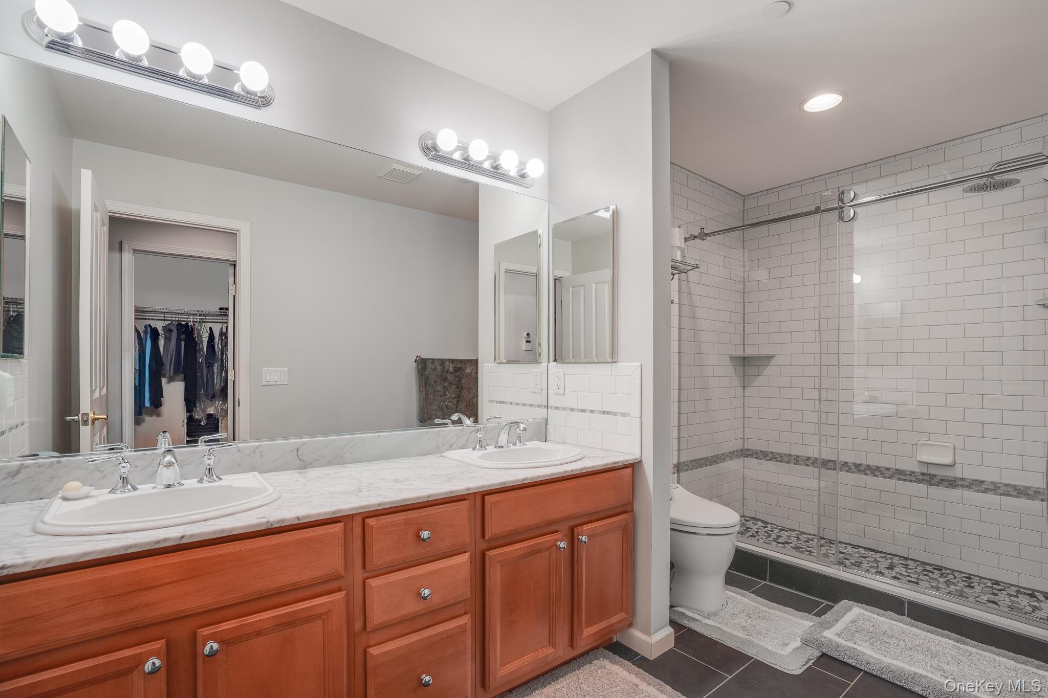 303 Bridgeview Drive Property Photo 28