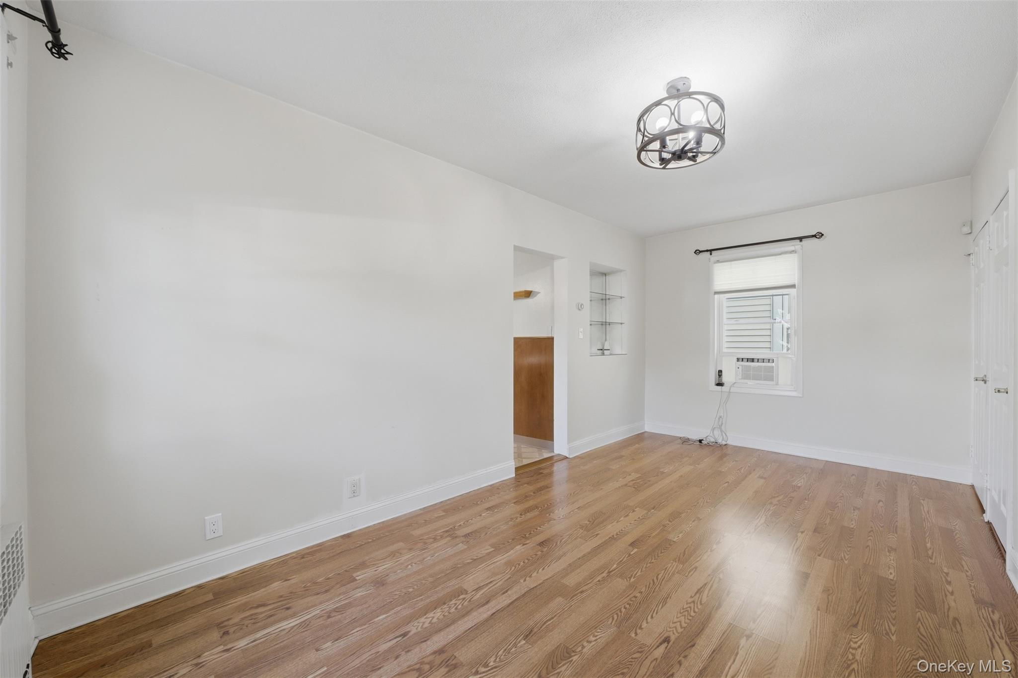 315 Sickles Avenue Property Photo 8