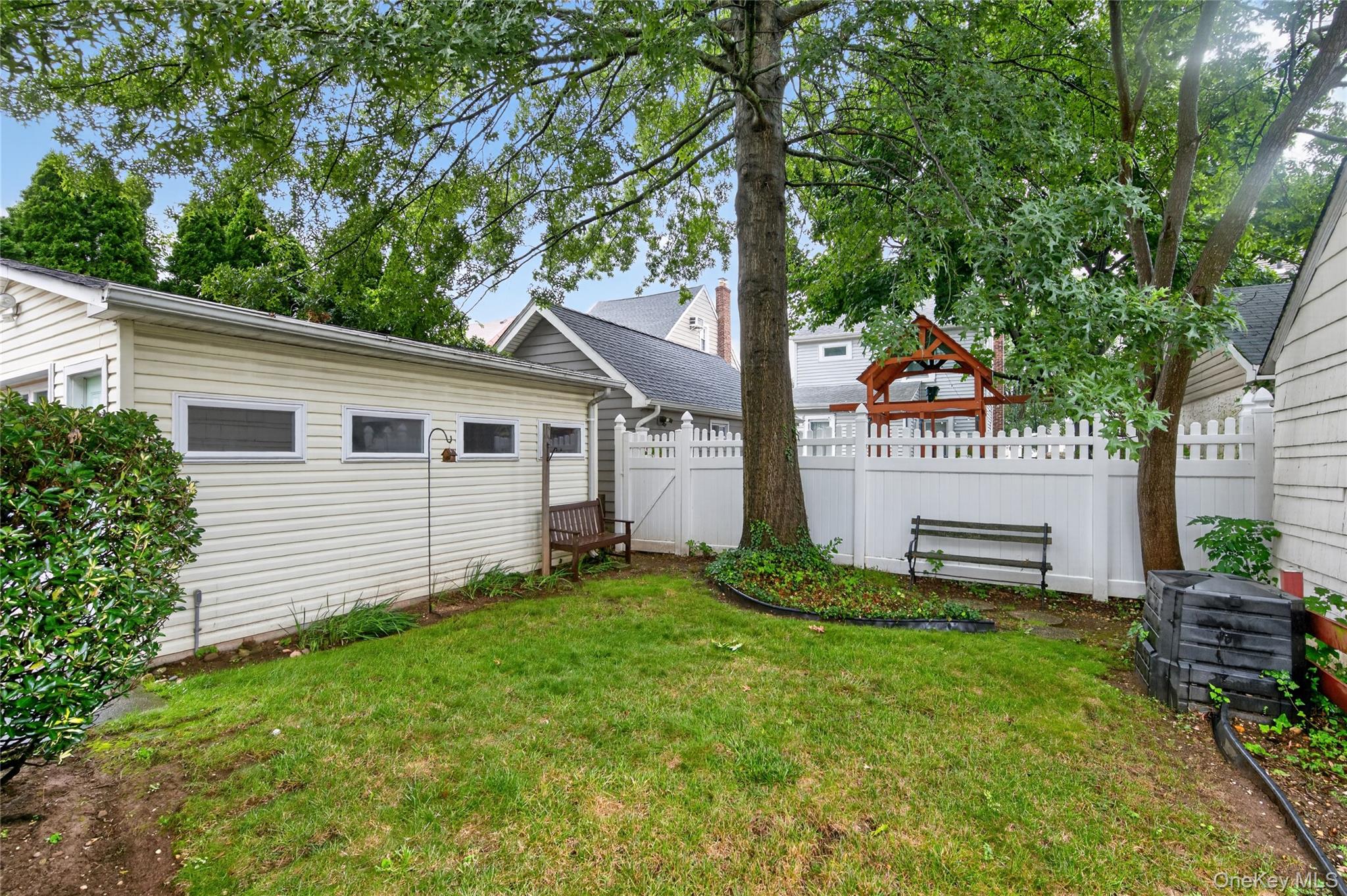 448 Lewis Place Property Photo 29