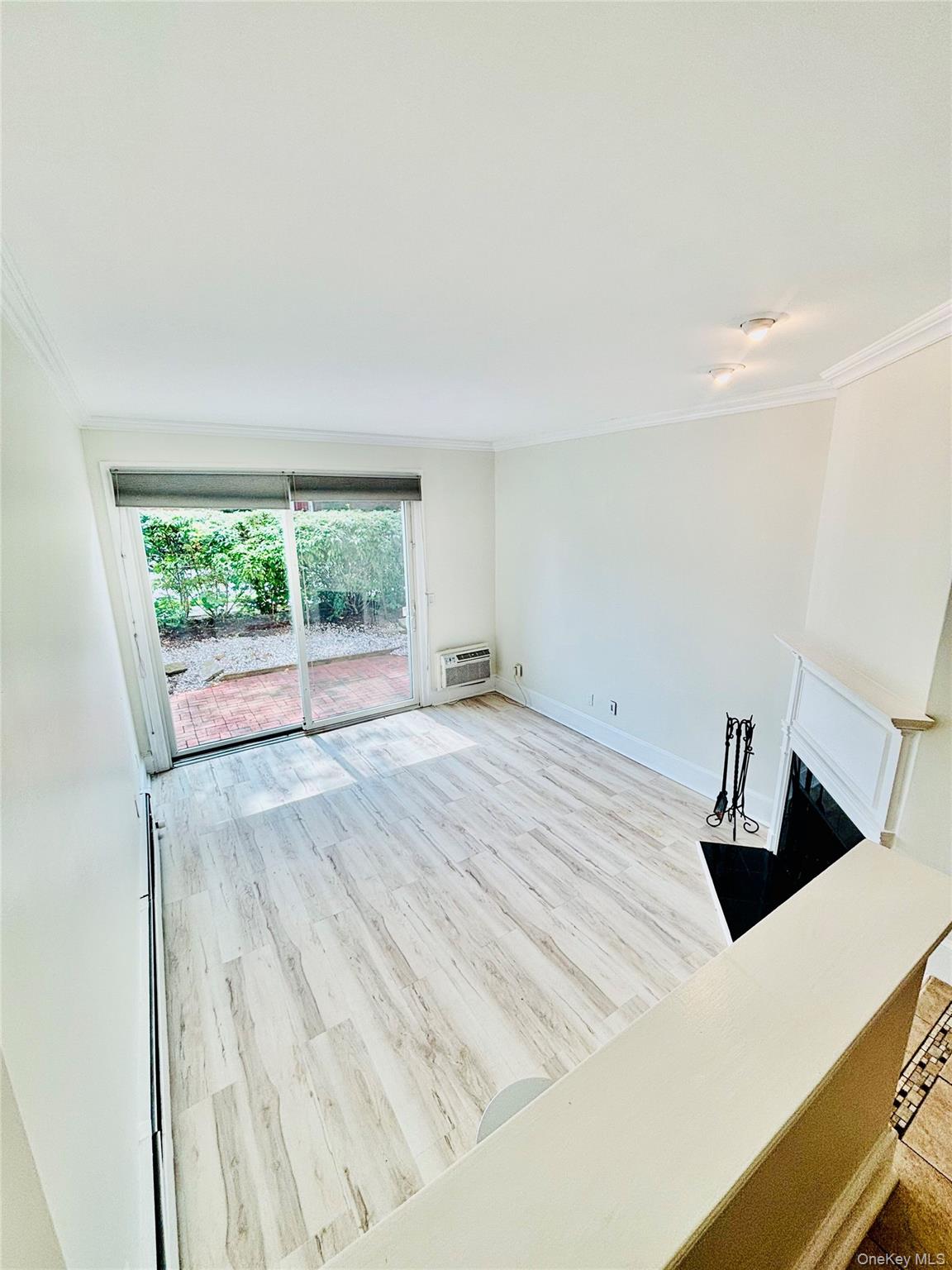 10 Westview Avenue D Property Photo 3