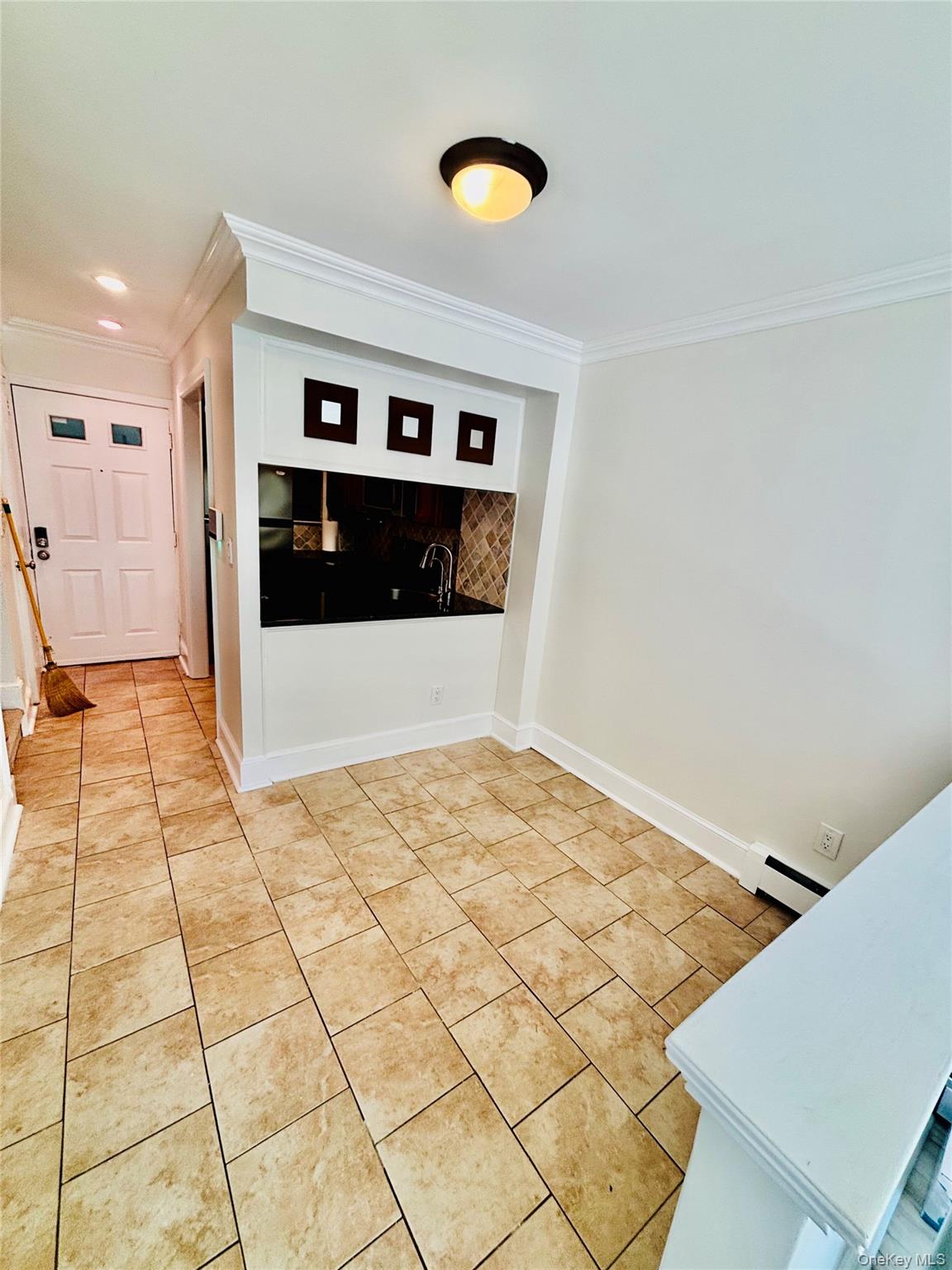 10 Westview Avenue D Property Photo 6