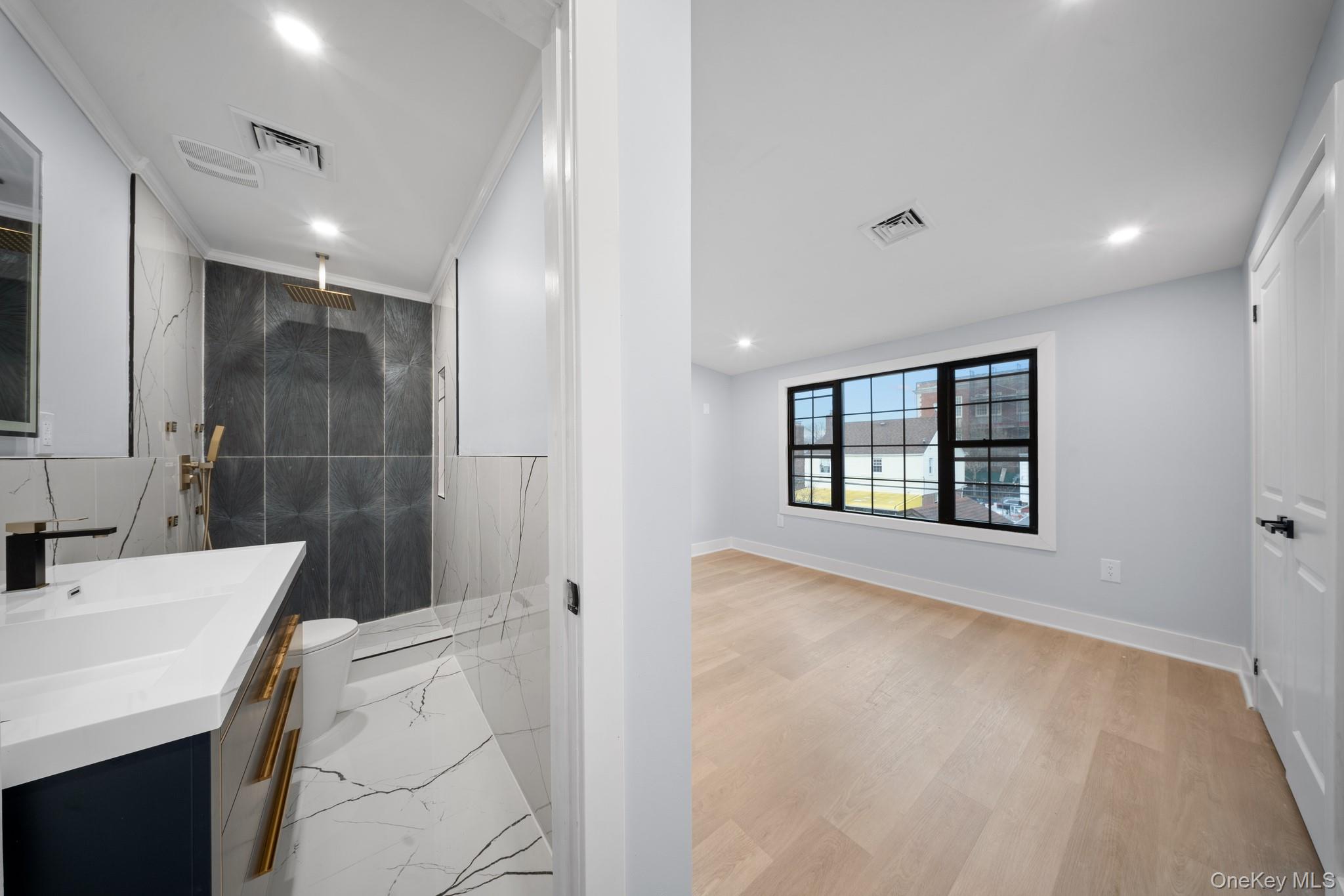 11593 217th Street Property Photo 4