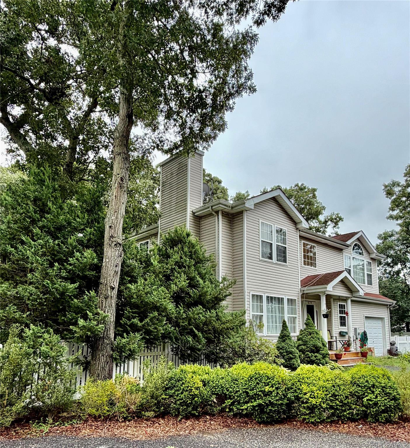 674 Flanders Road Property Photo 1