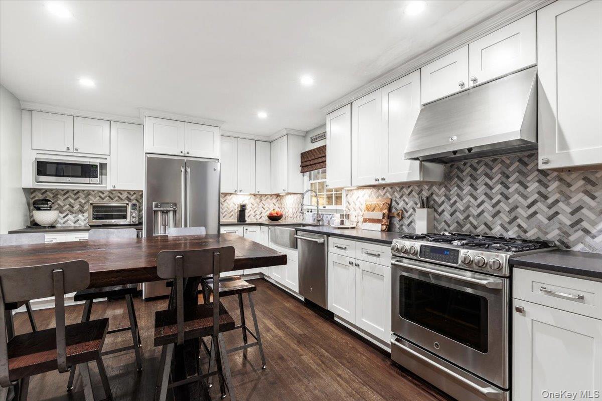 14 Fernwood Avenue Property Photo 7